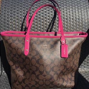 Coach Large City Tote Signature w/Raspberry Trim